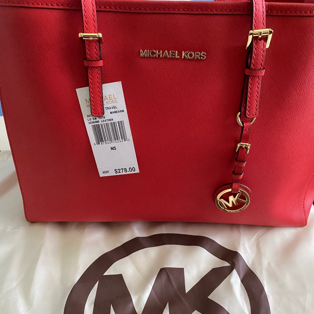 AUTHENTIC Michael Kors Travel Jet Set Leather Tote